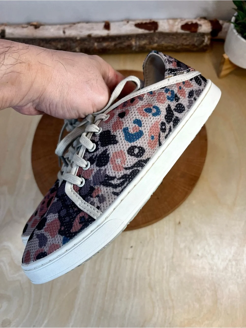 OluKai Women's Pehuea Li Sneakers - Cloudy/Pa'i Print - Size 7